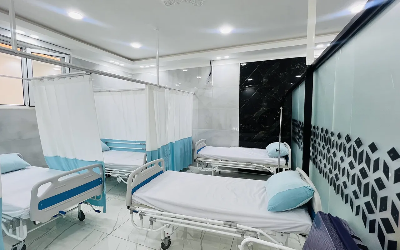 اتاق بستری درمانگاه صنم سیرجان
